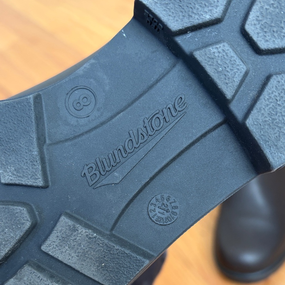Blundstone Dark Brown Leather Boots - Picture 2 of 7